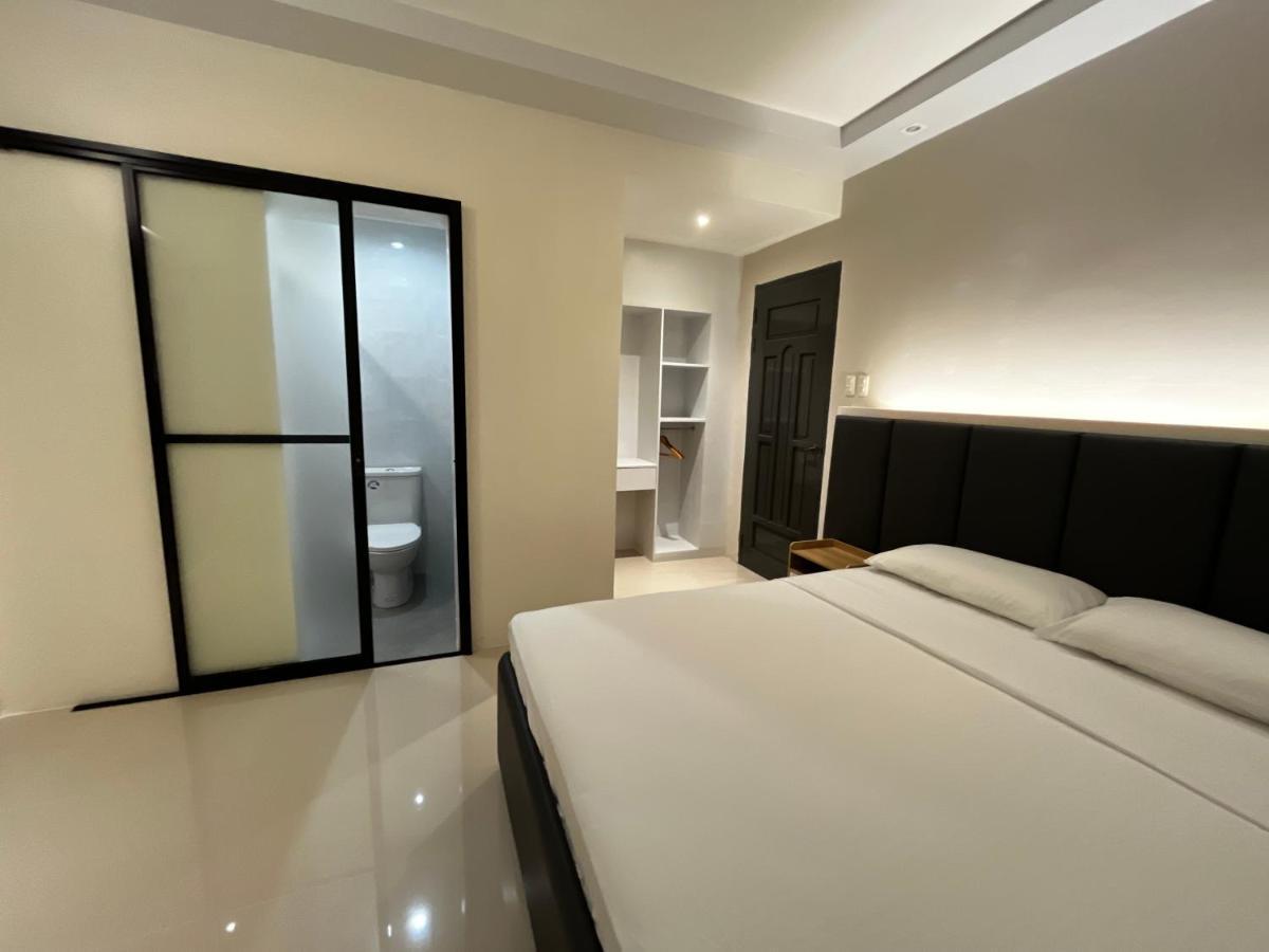 Central Block Inn Bacolod Bagian luar foto