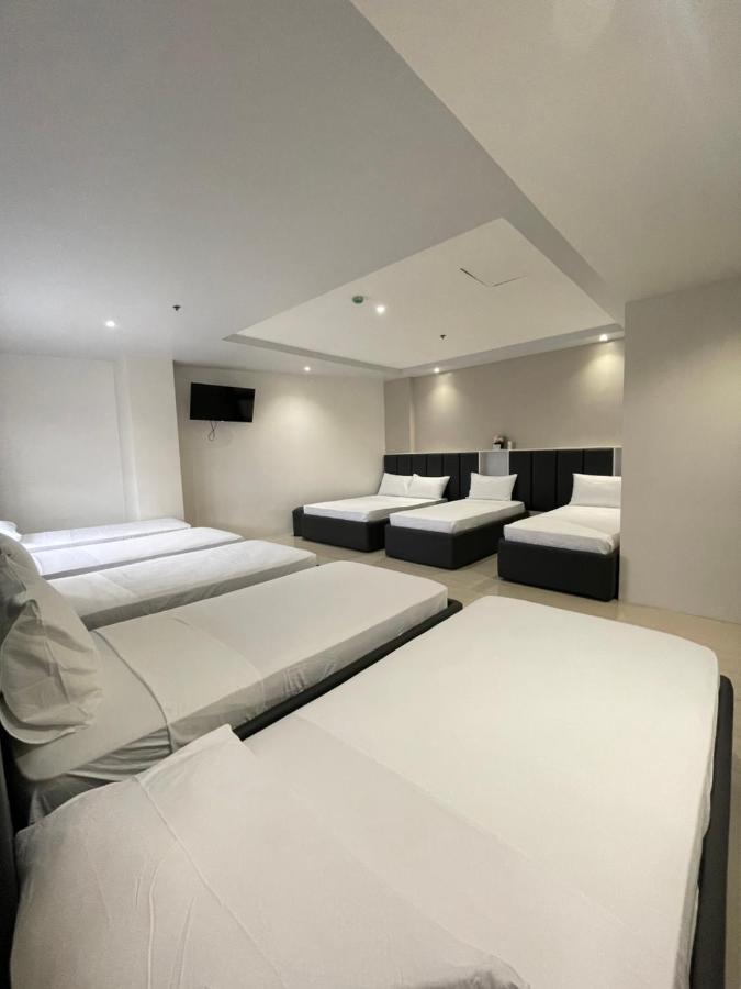 Central Block Inn Bacolod Bagian luar foto